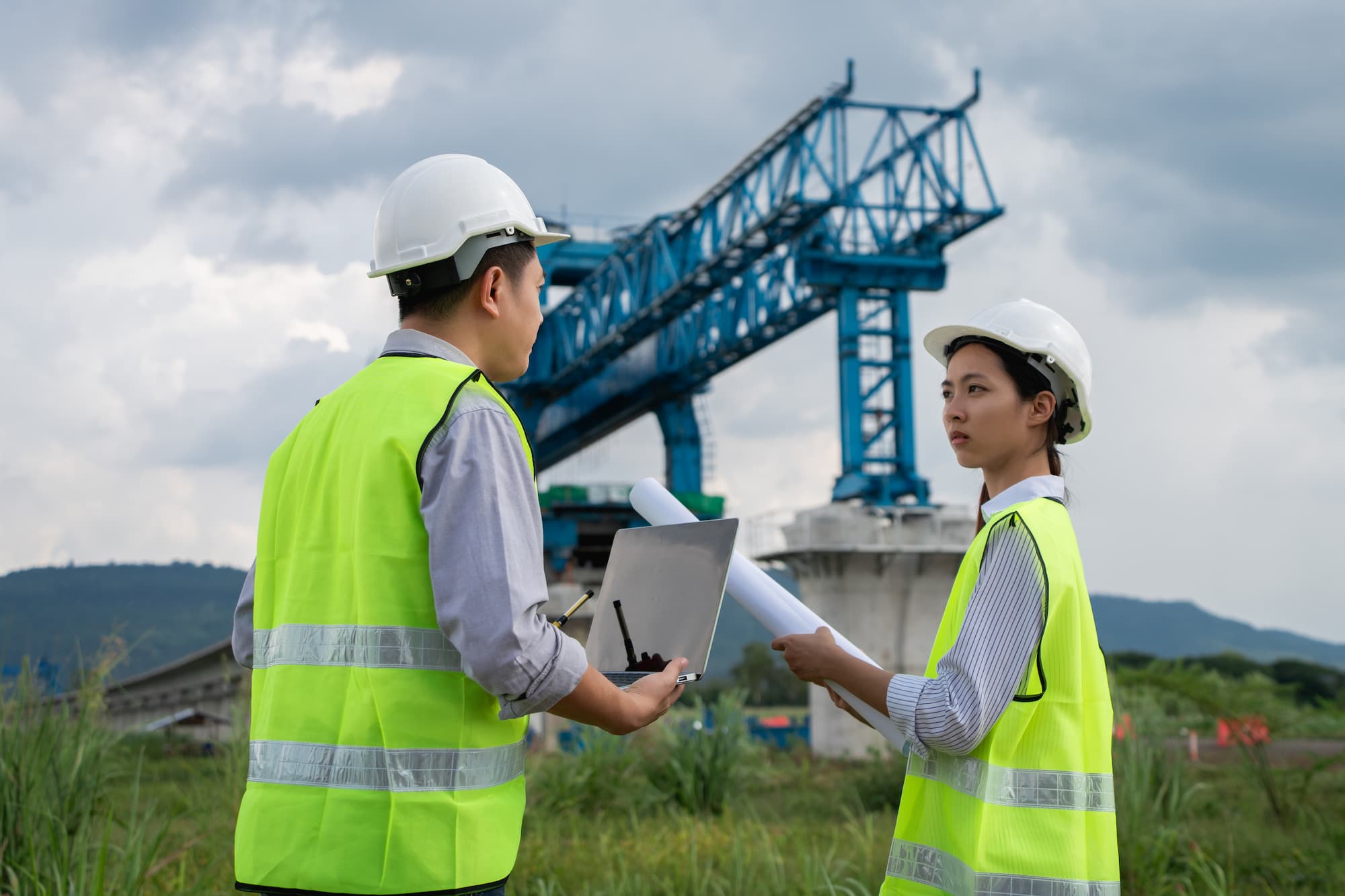 sustainable construction workers